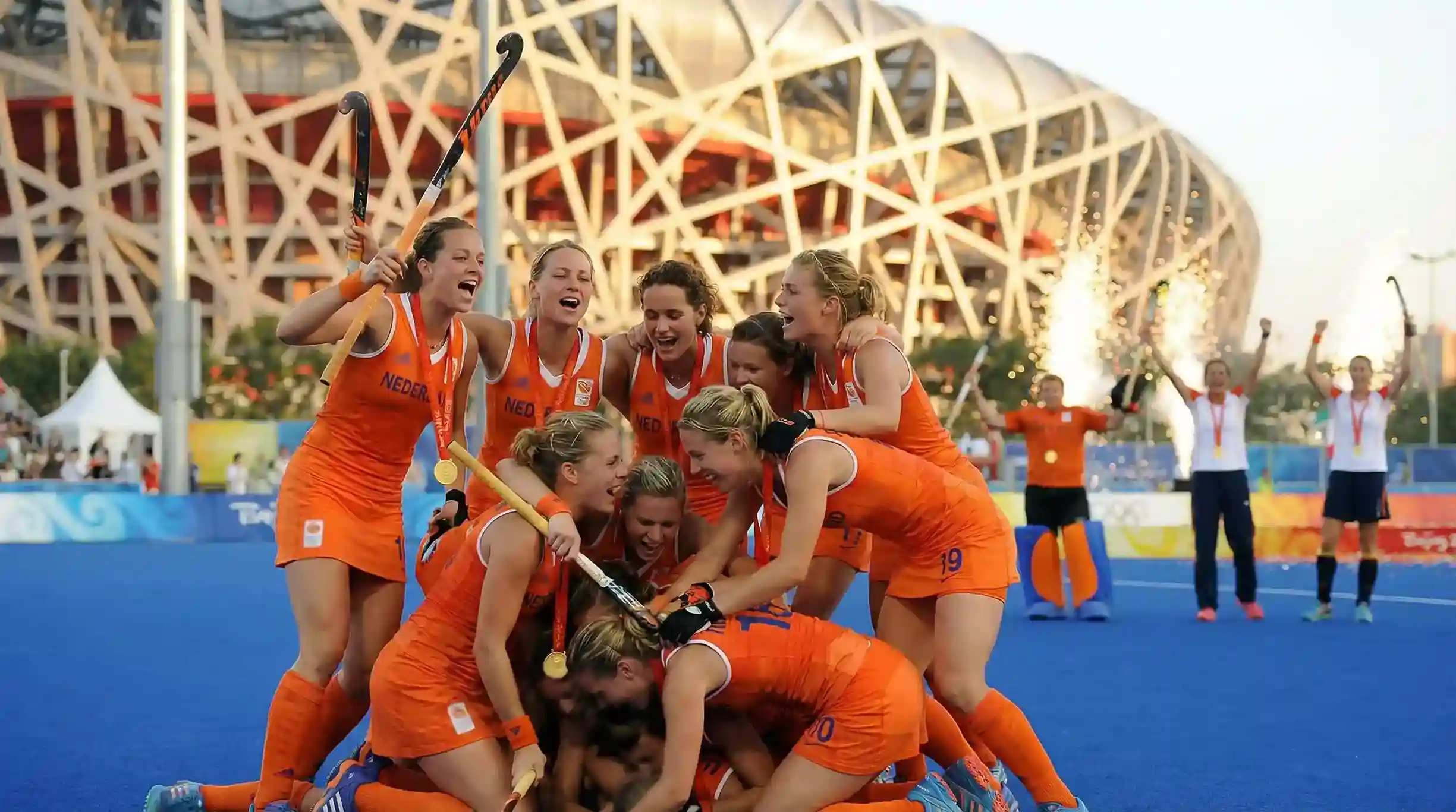 Nederlandse hockeyvrouwen vieren olympisch goud in Peking 2008