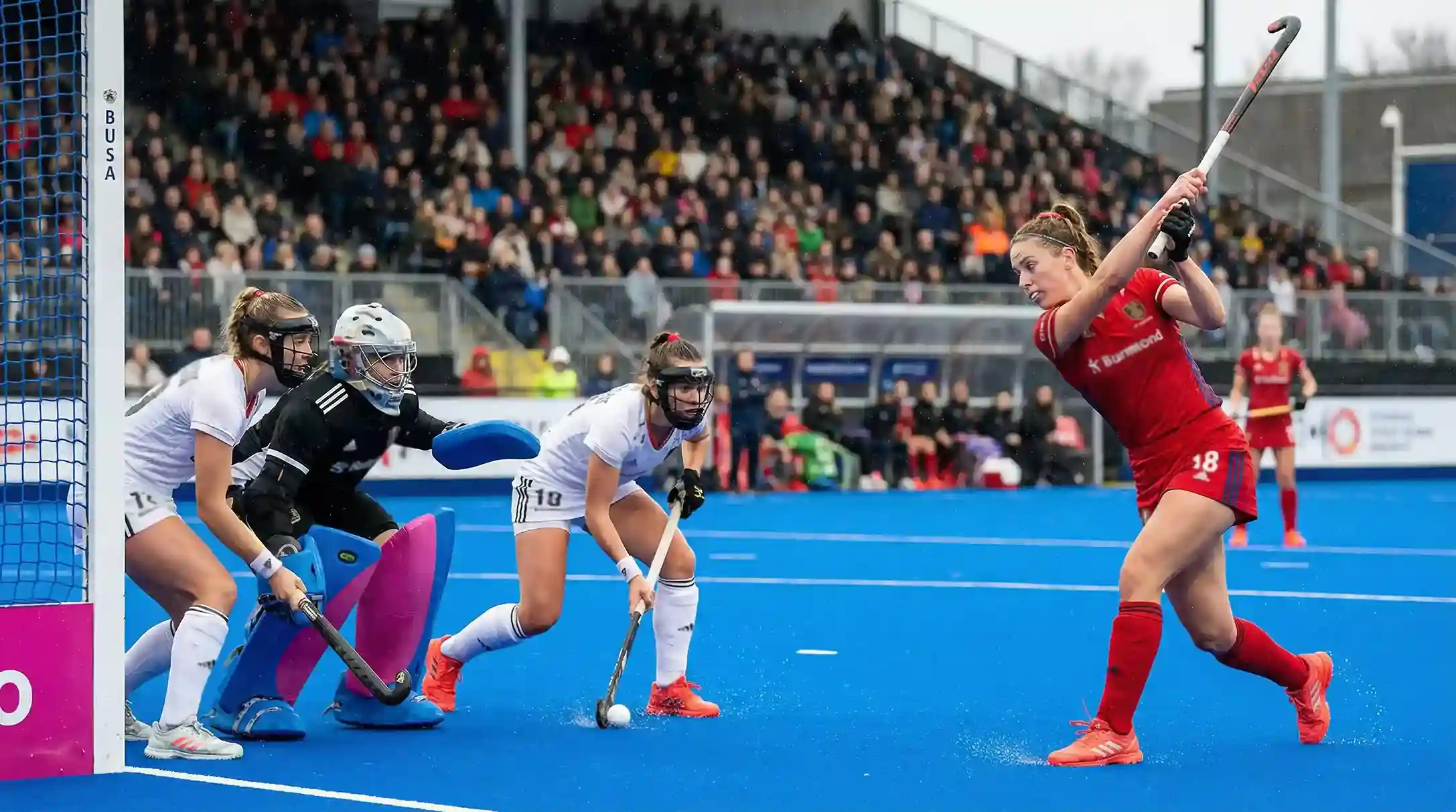 Strafcorner situatie tijdens een hockeywedstrijd
